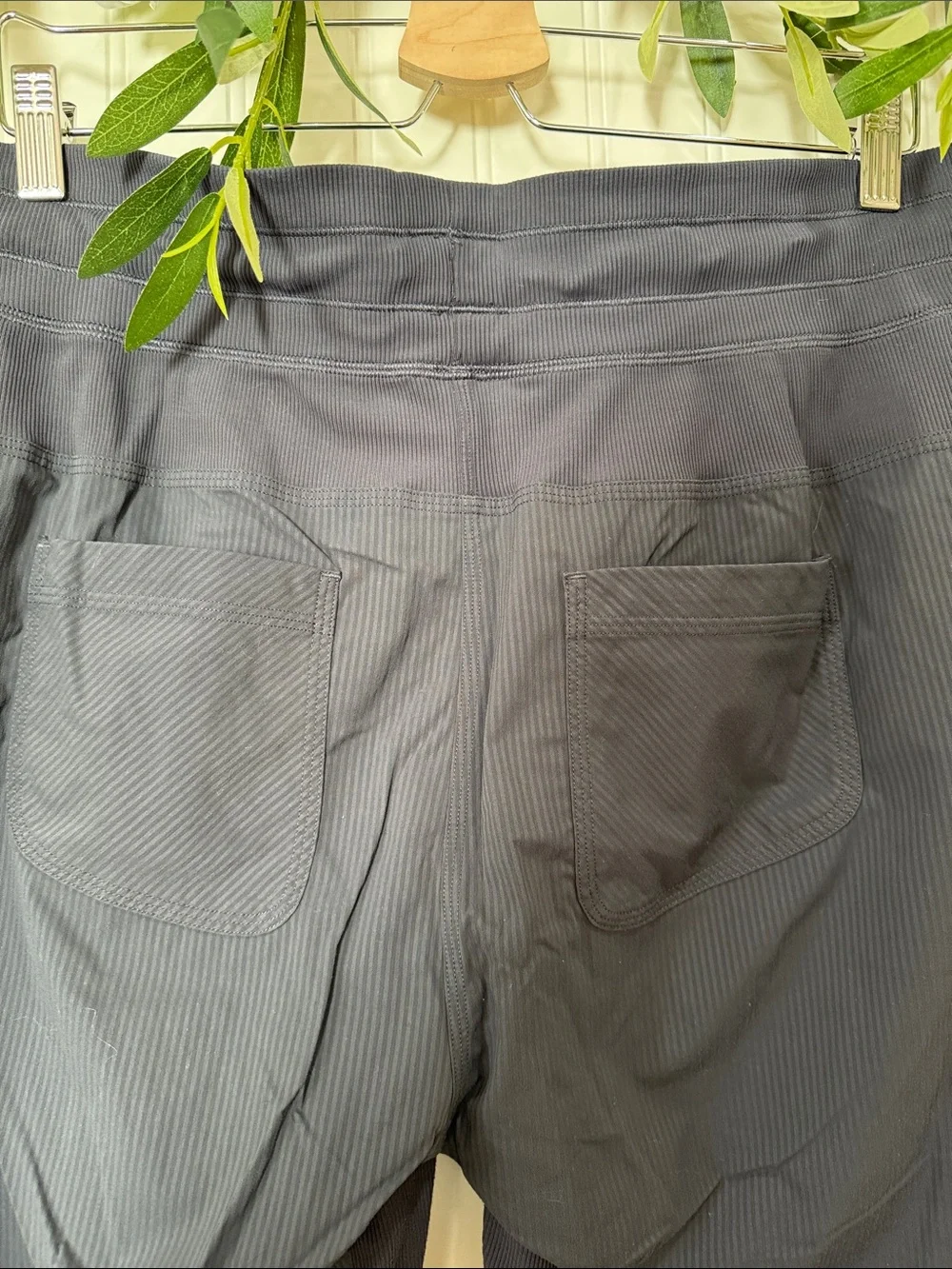 #369 LULULEMON ATHLETICA Charcoal Gray Dance Studio Pants 12S